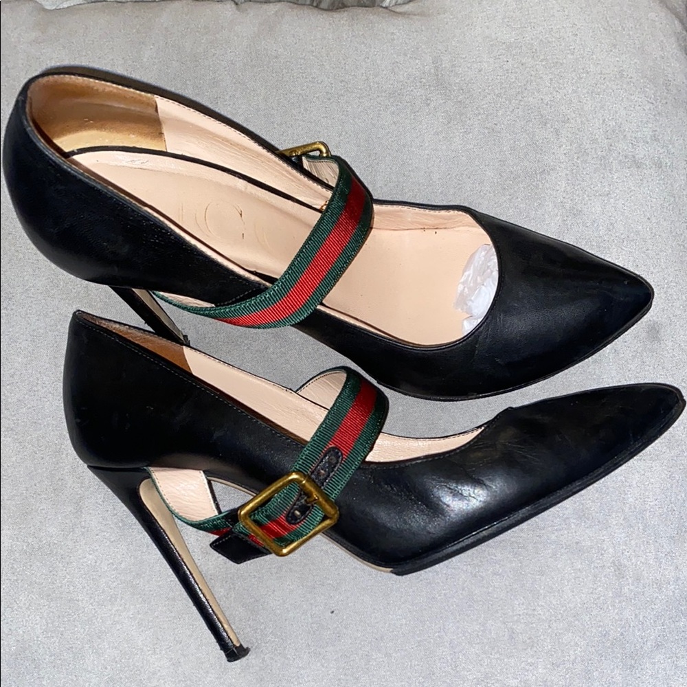 Gucci Black and Green Heels with Stiletto Design

1 hr sale🎉🎉🎉